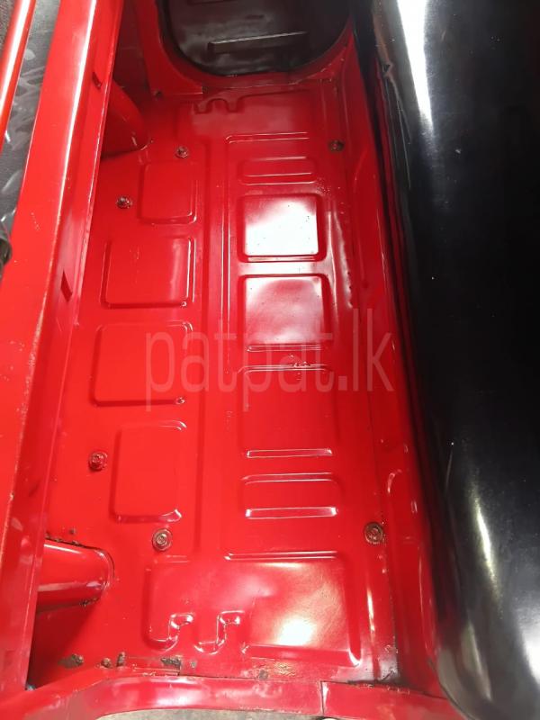 Bajaj Three Wheel 2019 - பயன்படுத்தப்பட்டது முச்சக்கர வண்டி sale in Sri Lanka - patpat.lk