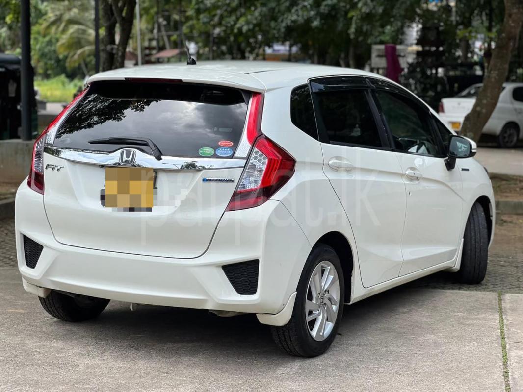 Honda Fit 2015 - භාවිතා කරන ලද කාර් sale in Sri Lanka - patpat.lk