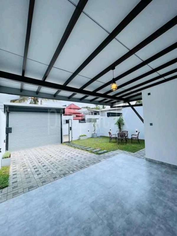 House for Sale in Athurugiriya