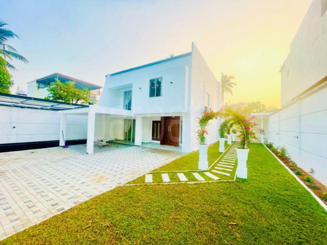 Advertisement image 6