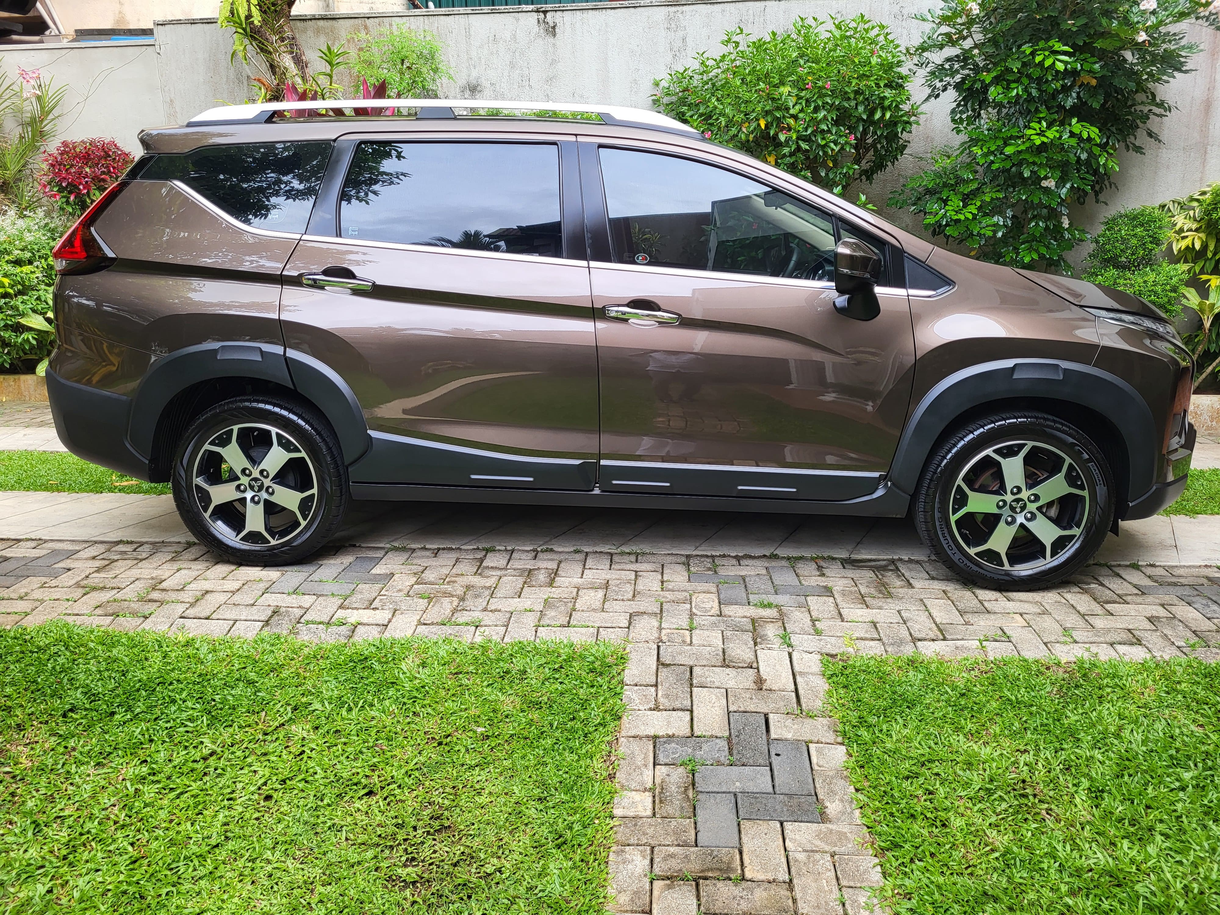 Mitsubishi Xpander Cross 2020 - பயன்படுத்தப்பட்டது SUV sale in Sri Lanka - patpat.lk