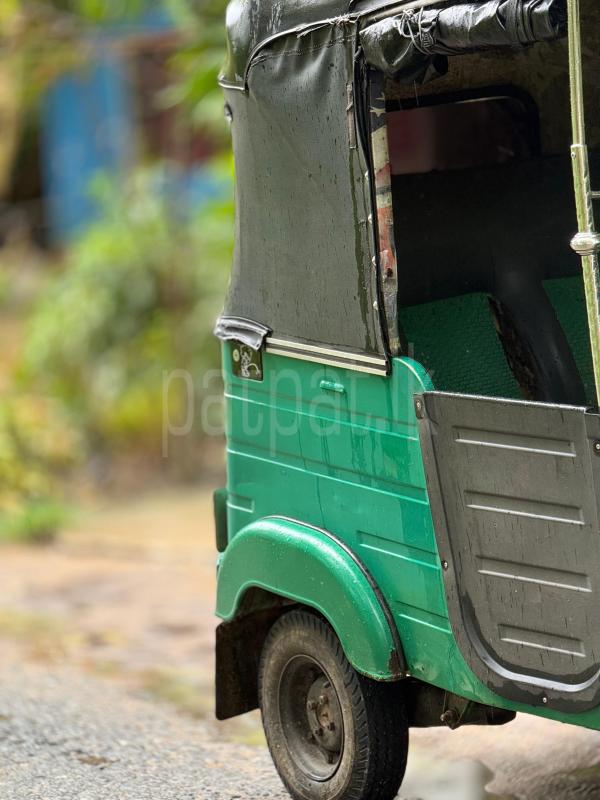 Bajaj Three Wheel 2013 - பயன்படுத்தப்பட்டது முச்சக்கர வண்டி sale in Sri Lanka - patpat.lk