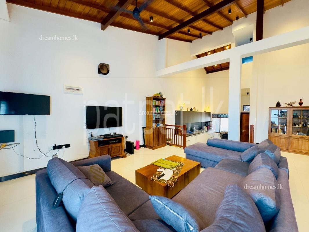 House for Sale in Wellawatta (Colombo 06) ads-image-1