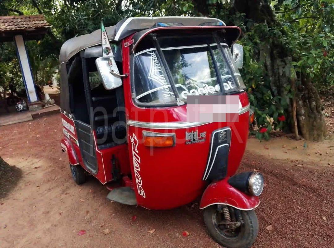 Bajaj Three Wheel 2000 - භාවිතා කරන ලද ත්‍රිරෝද රථය sale in Sri Lanka - patpat.lk