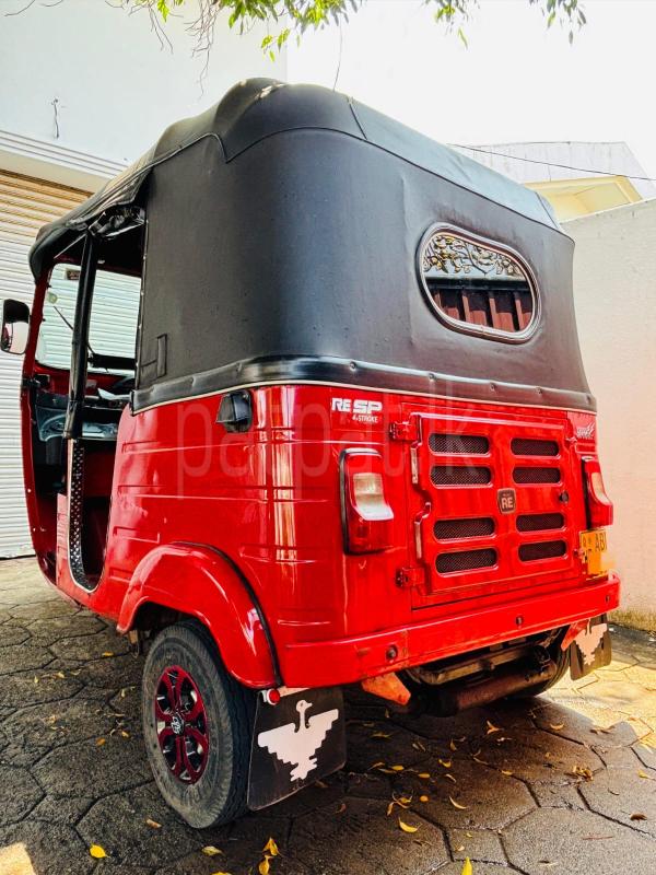 Bajaj Three Wheel 2018 - பயன்படுத்தப்பட்டது முச்சக்கர வண்டி sale in Sri Lanka - patpat.lk
