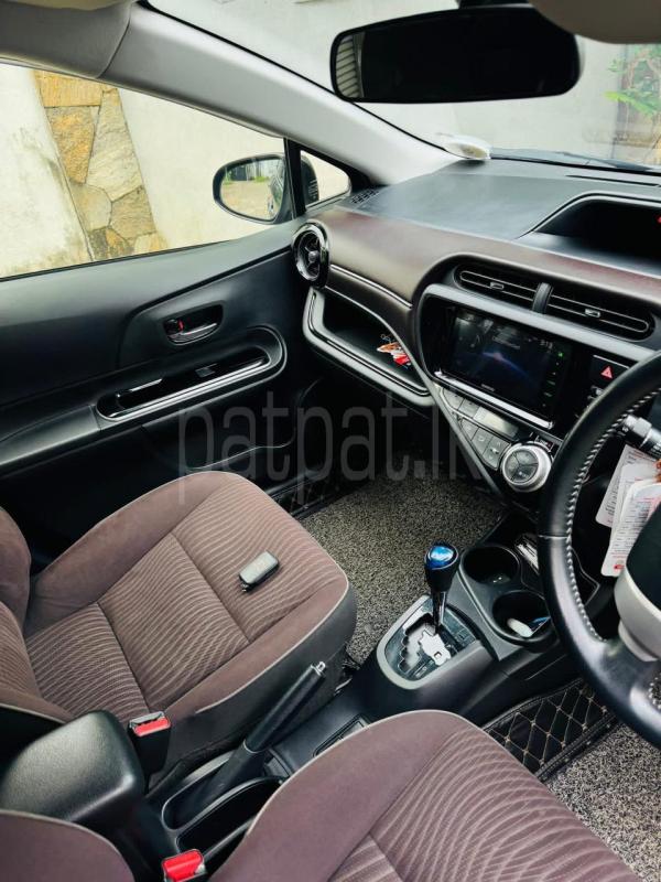 Toyota Aqua 2016 - பயன்படுத்தப்பட்டது கார் sale in Sri Lanka - patpat.lk