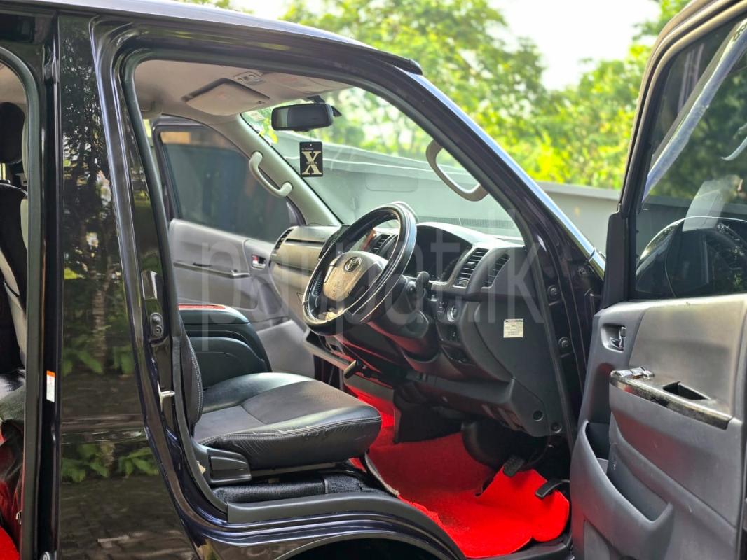 Toyota Hiace 2015 - மறுசீரமைக்கப்பட்டது வேன் sale in Sri Lanka - patpat.lk