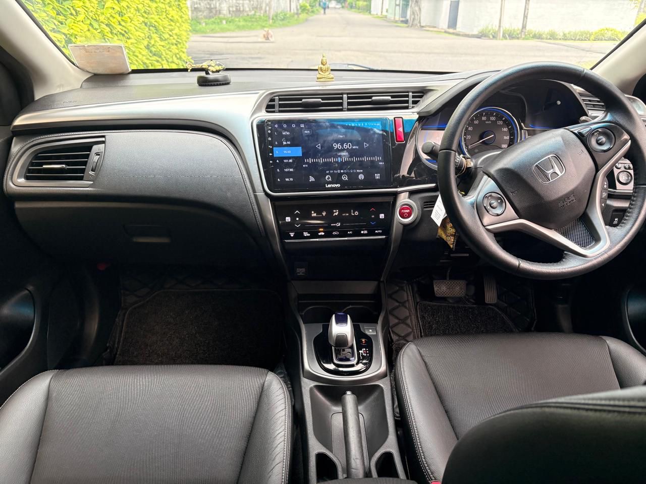 Honda Grace 2016 - பயன்படுத்தப்பட்டது கார் sale in Sri Lanka - patpat.lk