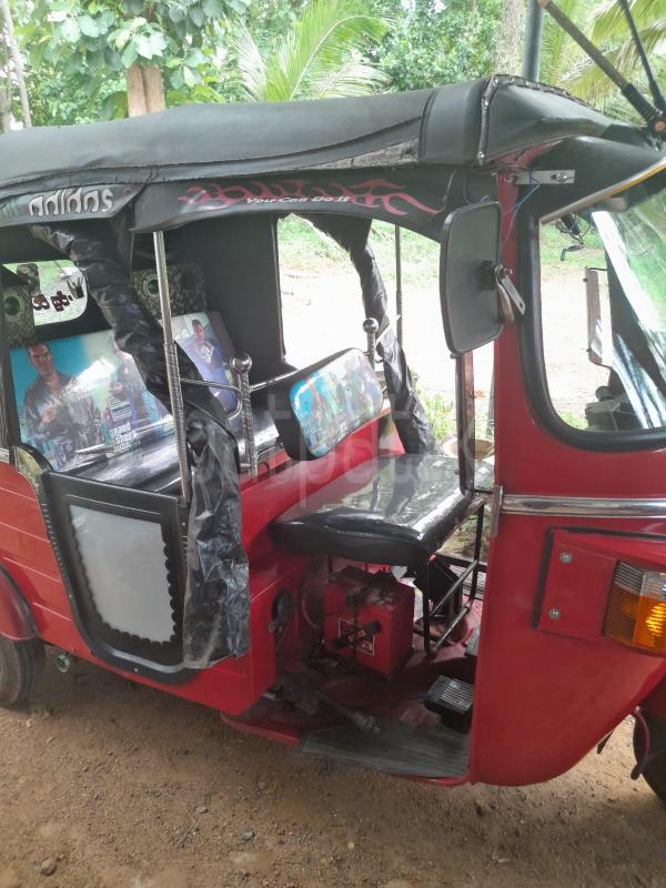 Bajaj 4 stroke 2010 - නැවත සකස් කල ත්‍රිරෝද රථය sale in Sri Lanka - patpat.lk