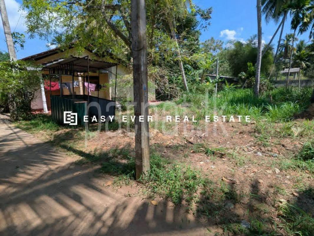 Residential Land for Sale in Mirigama