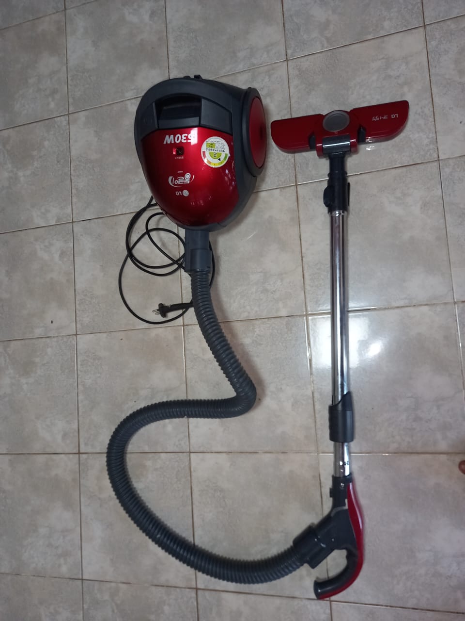LG Vacuum Cleaner 530W