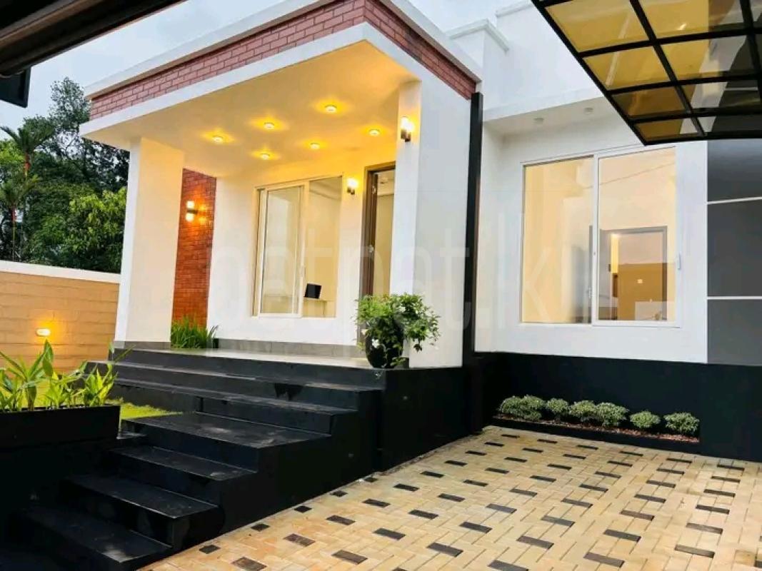 House for Sale in Yakkala