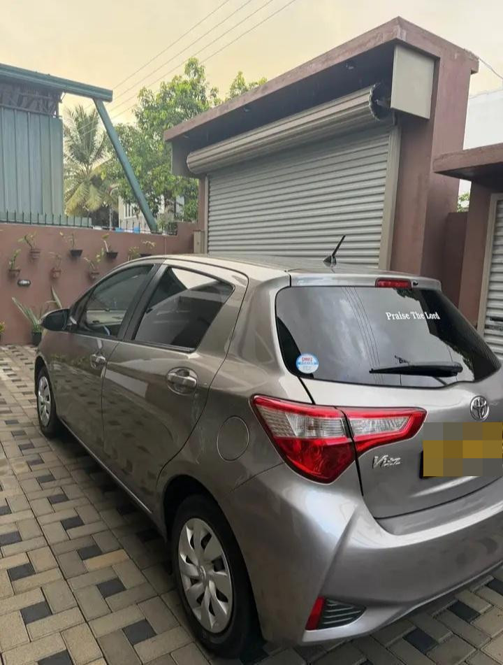 Toyota Vitz 2017 - பயன்படுத்தப்பட்டது கார் sale in Sri Lanka - patpat.lk