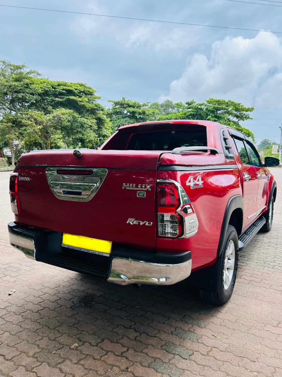 Toyota Hilux 2016 - Used Pick-up  sale in Sri Lanka - patpat.lk
