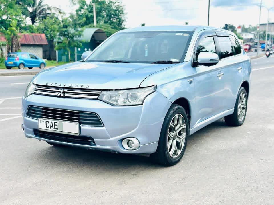 Mitsubishi Outlander 2017 - பயன்படுத்தப்பட்டது SUV sale in Sri Lanka - patpat.lk