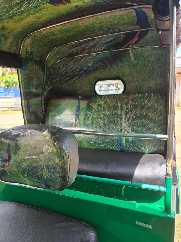 Bajaj Three Wheel 2015 - பயன்படுத்தப்பட்டது முச்சக்கர வண்டி sale in Sri Lanka - patpat.lk