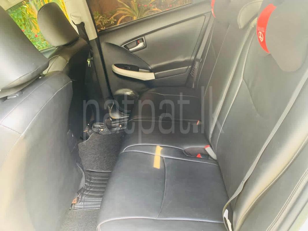 Toyota PRIUS S TOURUING 2013 - භාවිතා කරන ලද කාර් sale in Sri Lanka - patpat.lk