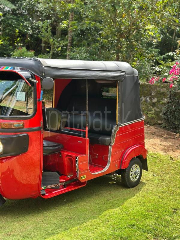 Bajaj Three Wheel 2014 - பயன்படுத்தப்பட்டது முச்சக்கர வண்டி sale in Sri Lanka - patpat.lk