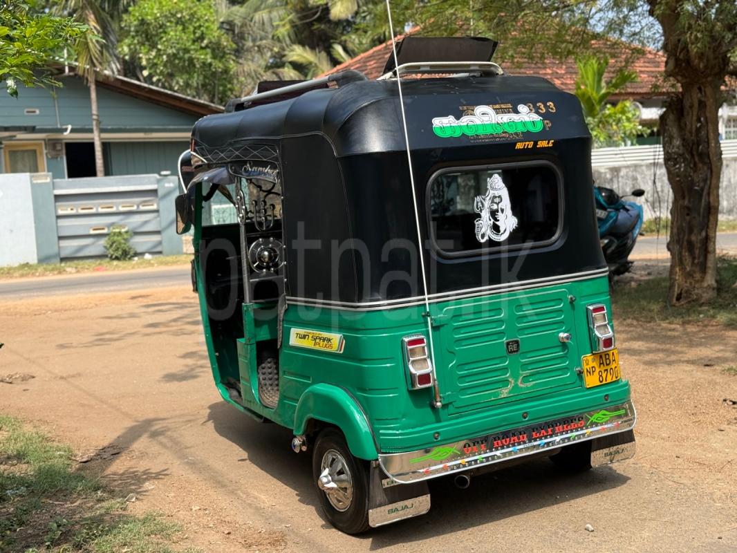 Bajaj Three Wheel 2015 - பயன்படுத்தப்பட்டது முச்சக்கர வண்டி sale in Sri Lanka - patpat.lk