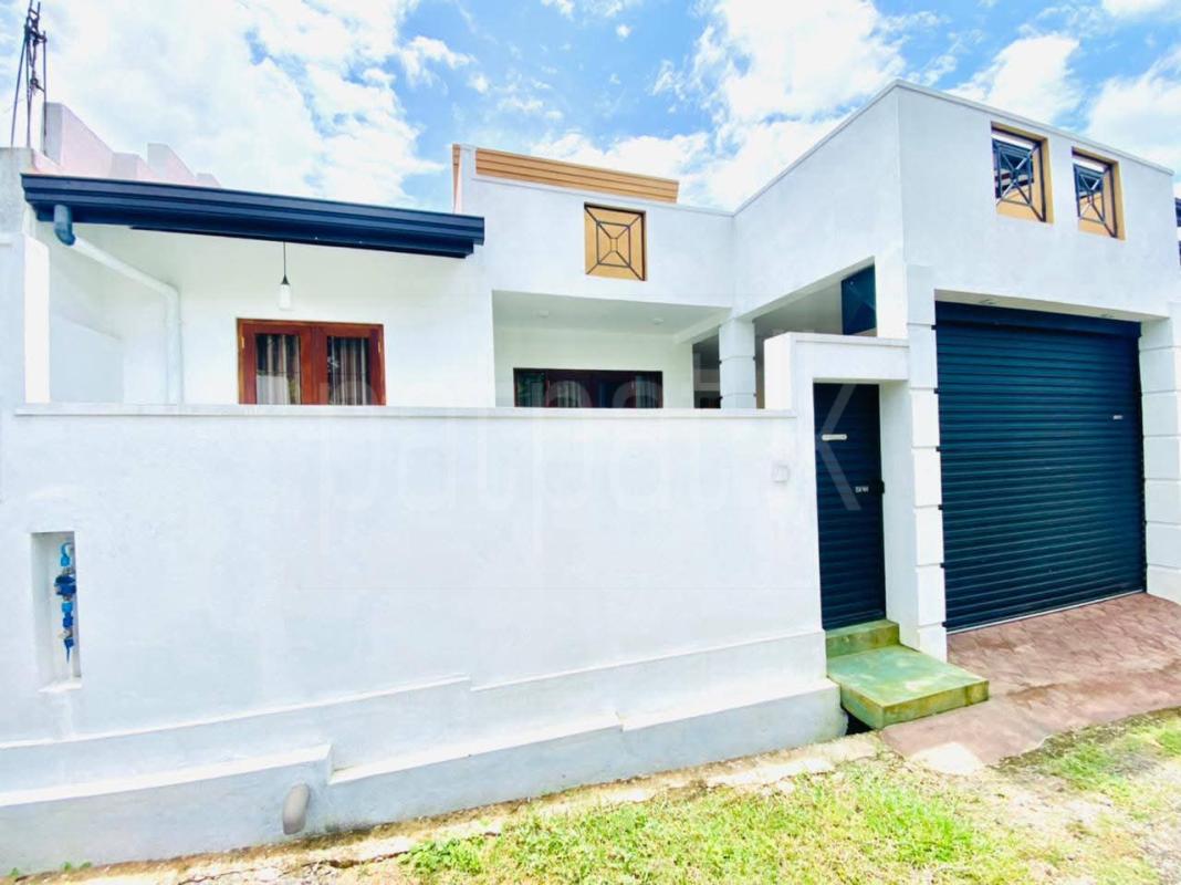 House for Sale in Athurugiriya