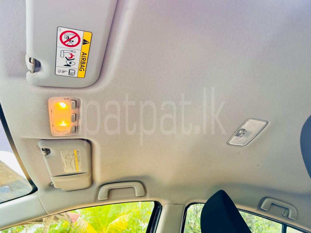 Toyota Aqua 2015 - பயன்படுத்தப்பட்டது கார் sale in Sri Lanka - patpat.lk
