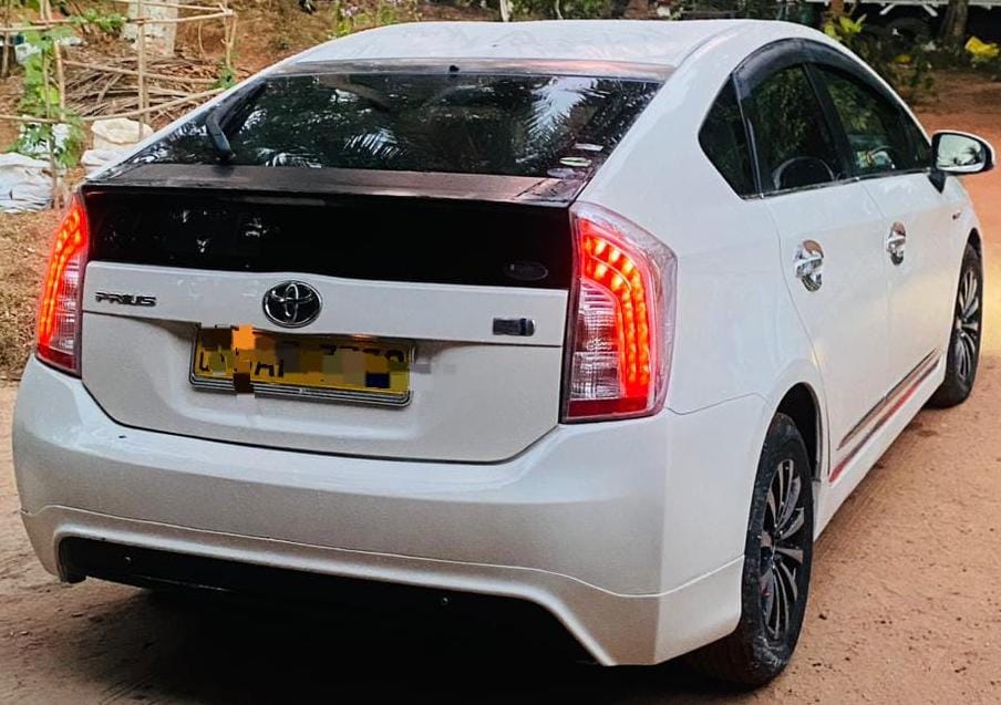Toyota Prius 2014 - Used Car sale in Sri Lanka - patpat.lk