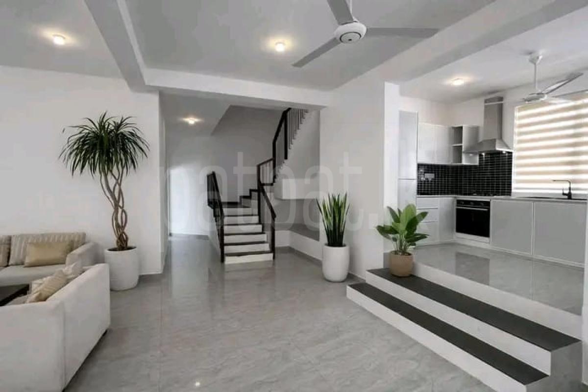 House for Sale in Pelawatta