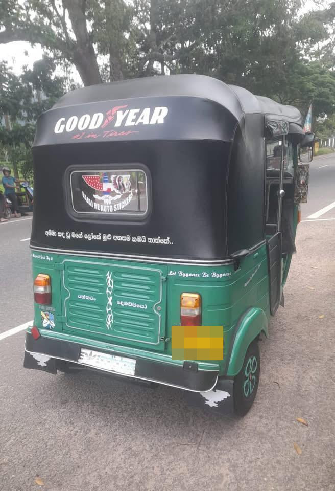 Bajaj 4 stroke 2011 - பயன்படுத்தப்பட்டது முச்சக்கர வண்டி sale in Sri Lanka - patpat.lk