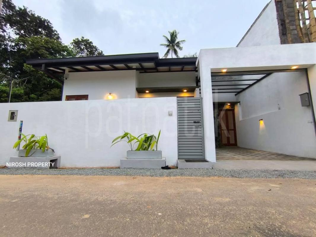 House for Sale in Athurugiriya ads-image-1