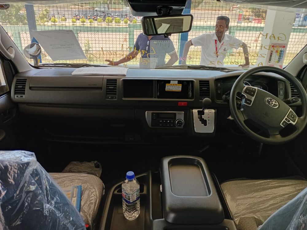 Toyota Hiace 2025 - சான்றளிக்கப்பட்டது வேன் sale in Sri Lanka - patpat.lk
