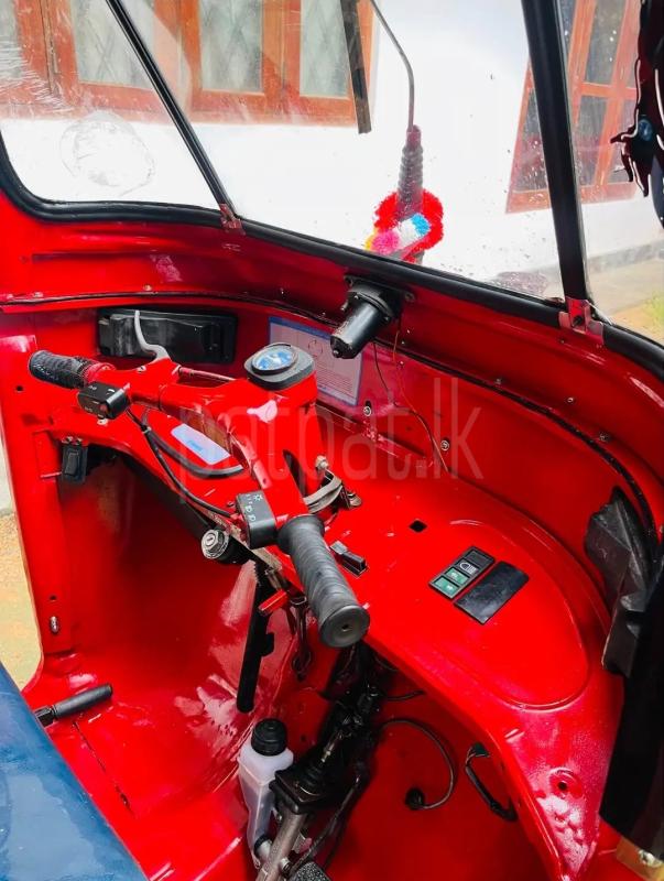 Bajaj Three Wheel 2006 - பயன்படுத்தப்பட்டது முச்சக்கர வண்டி sale in Sri Lanka - patpat.lk