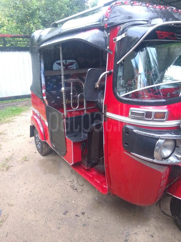 Bajaj Three Wheel 2015 - பயன்படுத்தப்பட்டது முச்சக்கர வண்டி sale in Sri Lanka - patpat.lk