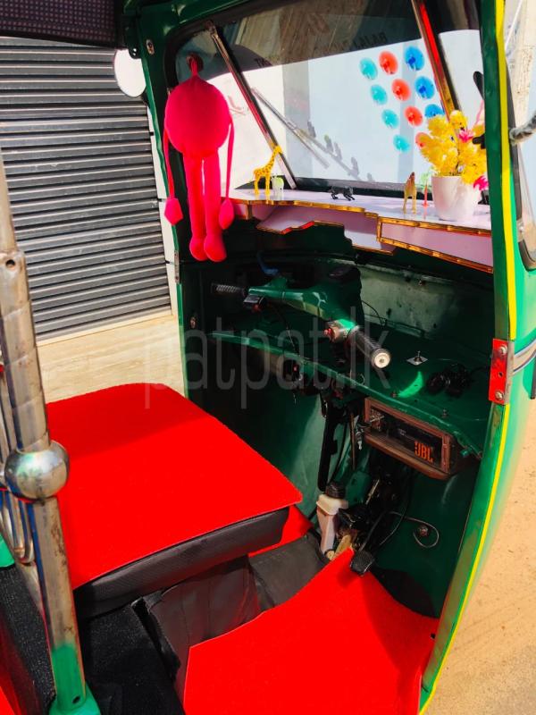 Bajaj Three Wheel 2006 - பயன்படுத்தப்பட்டது முச்சக்கர வண்டி sale in Sri Lanka - patpat.lk
