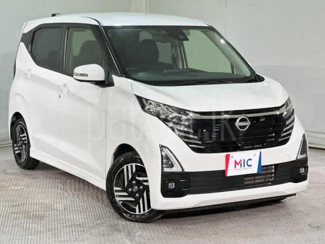 Nissan Roox 2024 - Used Car sale in Sri Lanka - patpat.lk