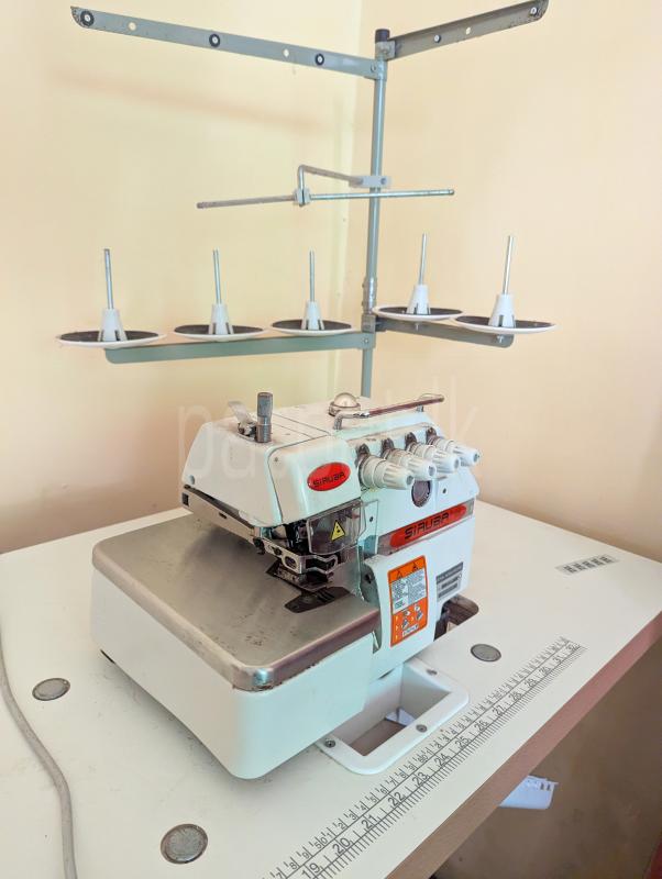 Siruba 757f - 5 Thread Overlock Machine