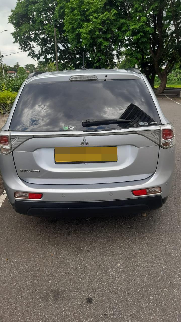 Mitsubishi Outlander 2013 - பயன்படுத்தப்பட்டது SUV sale in Sri Lanka - patpat.lk