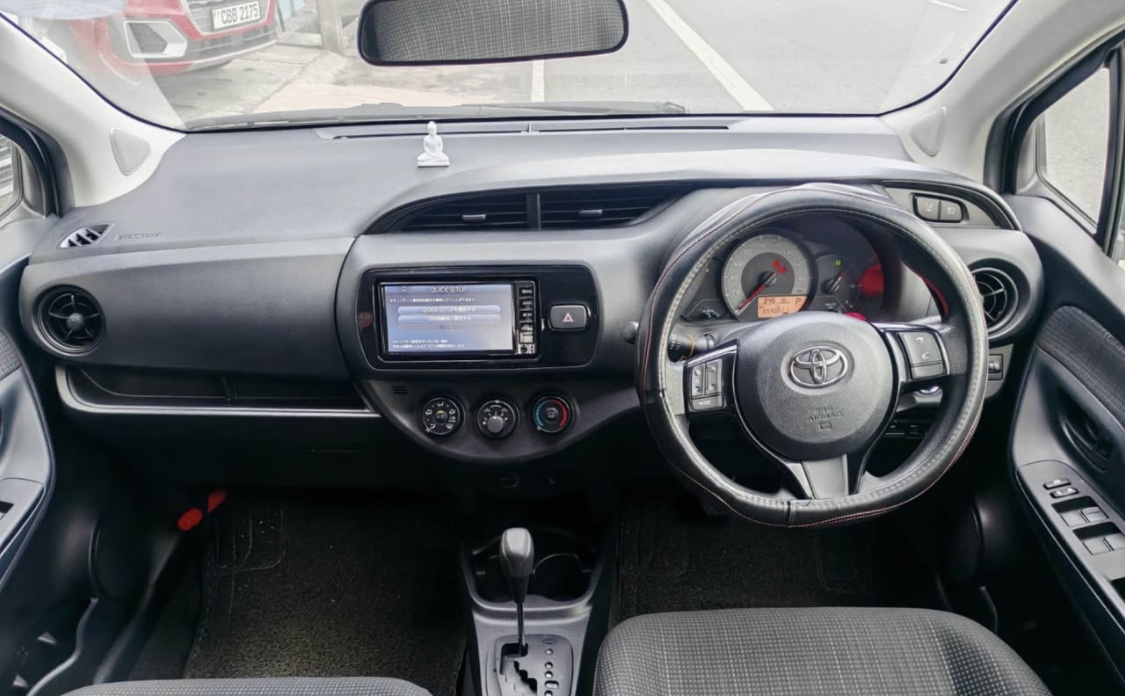 Toyota Vitz 2017 - பயன்படுத்தப்பட்டது கார் sale in Sri Lanka - patpat.lk
