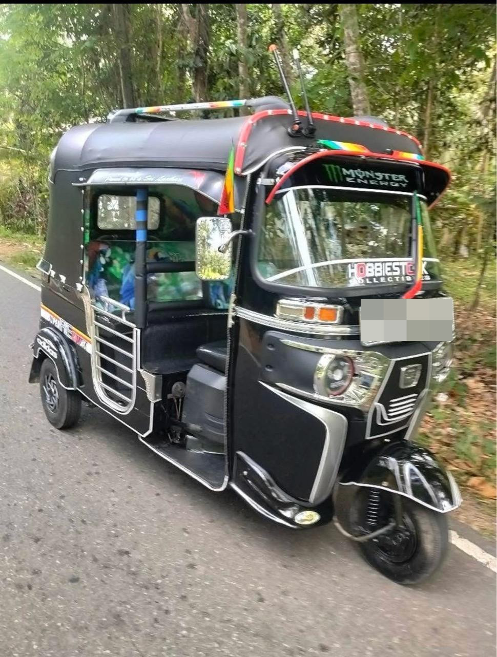 Bajaj Three Wheel 2008 ads-image-1