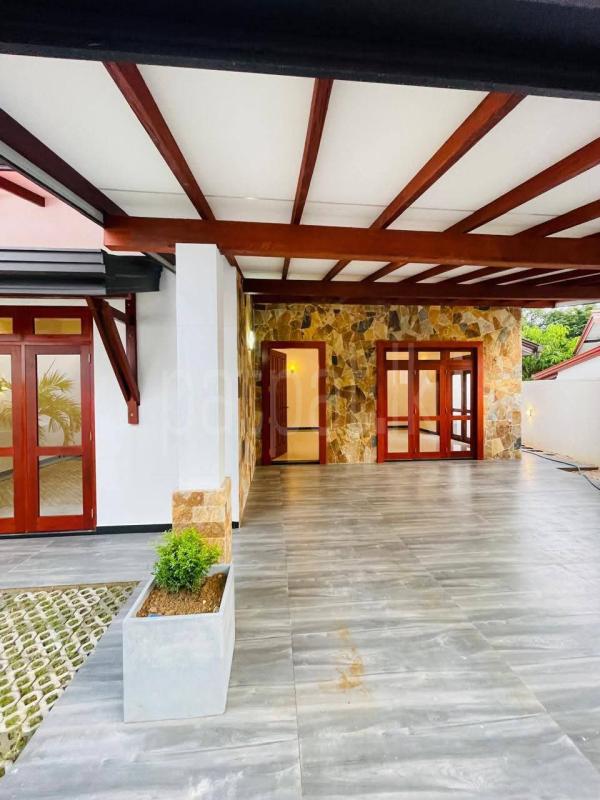 House for Sale in Athurugiriya ads-image-1