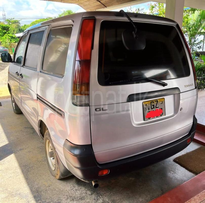 Toyota TownAce 2010 - பயன்படுத்தப்பட்டது வேன் sale in Sri Lanka - patpat.lk