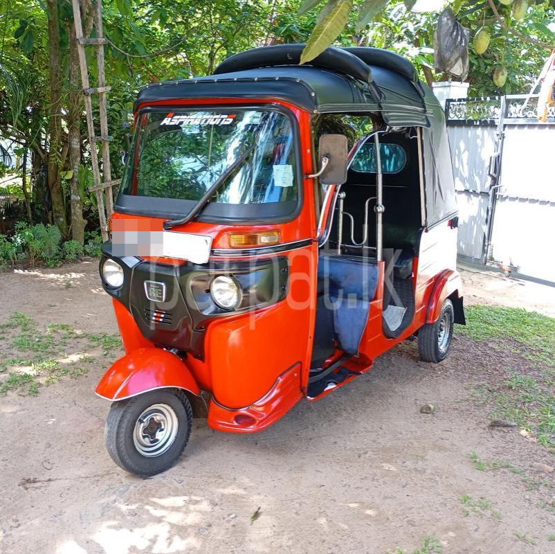 Bajaj Three Wheel 2019 - பயன்படுத்தப்பட்டது முச்சக்கர வண்டி sale in Sri Lanka - patpat.lk