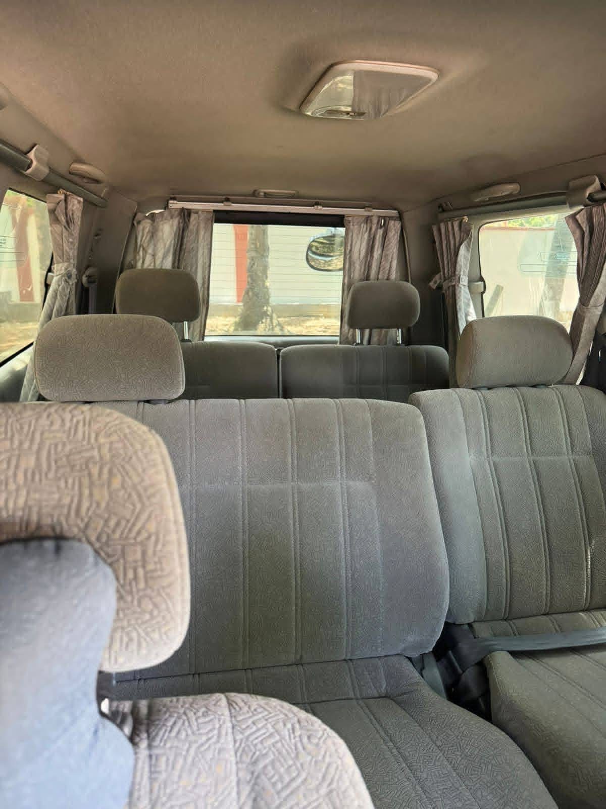 Toyota Noah 2004 - භාවිතා කරන ලද වෑන් රථය sale in Sri Lanka - patpat.lk