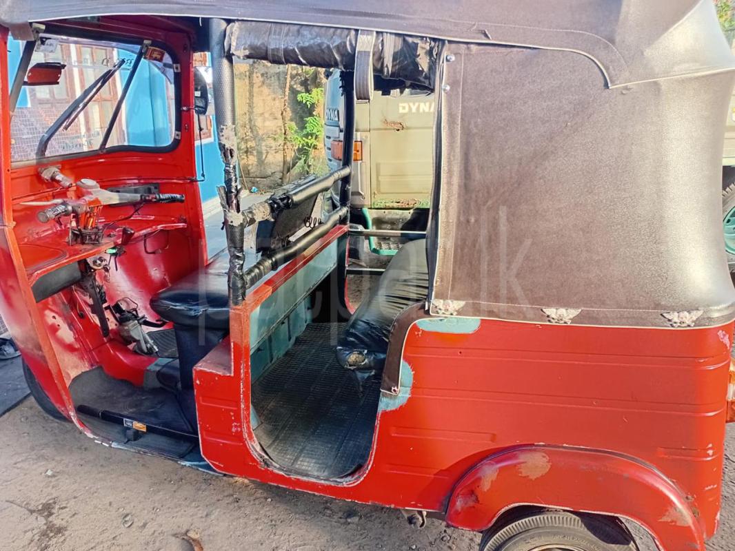 Bajaj 2 stroke 2006 - பயன்படுத்தப்பட்டது முச்சக்கர வண்டி sale in Sri Lanka - patpat.lk