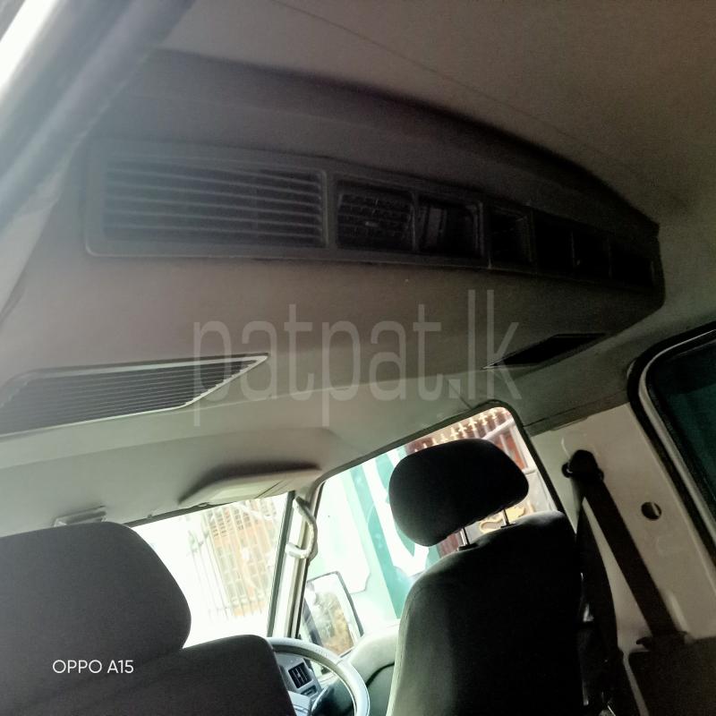 Mitsubishi Delica 2002 - Used Van sale in Sri Lanka - patpat.lk