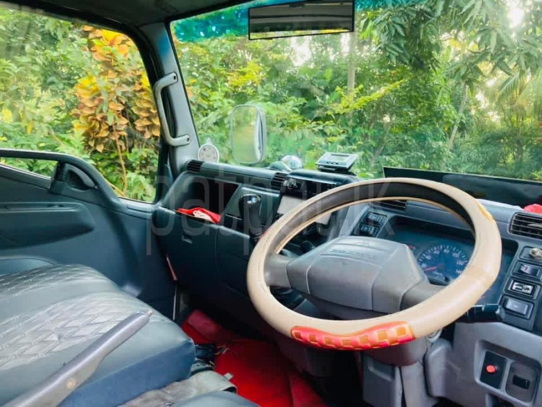 Mitsubishi Canter 2003 - பயன்படுத்தப்பட்டது டிரக் sale in Sri Lanka - patpat.lk