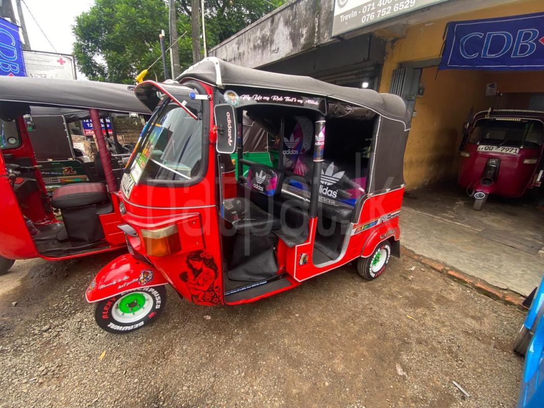 Bajaj 4 stroke 2010 - பயன்படுத்தப்பட்டது முச்சக்கர வண்டி sale in Sri Lanka - patpat.lk