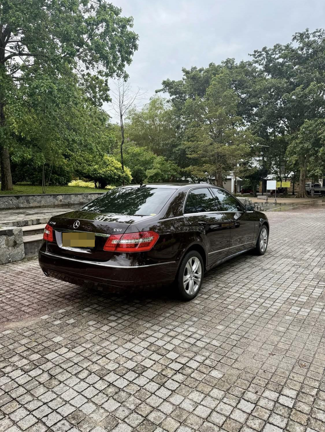 Mercedes Benz E250 2009 - பயன்படுத்தப்பட்டது கார் sale in Sri Lanka - patpat.lk