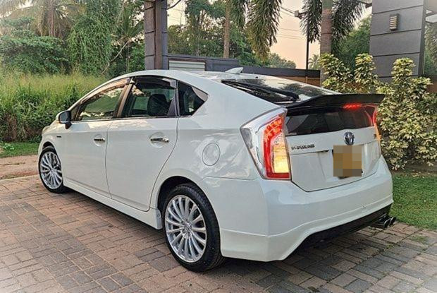 Toyota Prius 2012 - பயன்படுத்தப்பட்டது கார் sale in Sri Lanka - patpat.lk