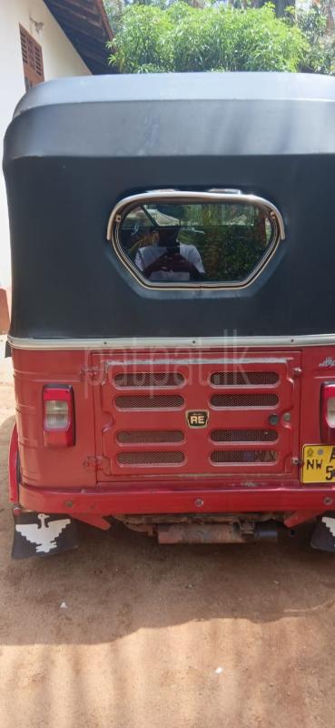 Bajaj Three Wheel 2018 - பயன்படுத்தப்பட்டது முச்சக்கர வண்டி sale in Sri Lanka - patpat.lk