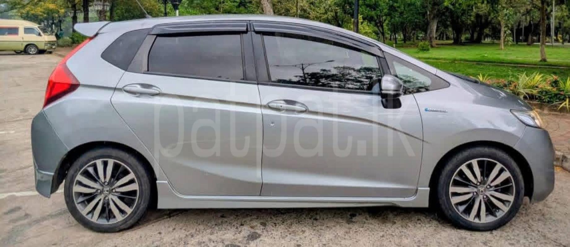Honda Fit 2013 - பயன்படுத்தப்பட்டது கார் sale in Sri Lanka - patpat.lk